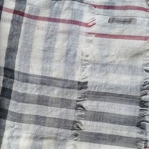 Lightweight Burberry Scarf